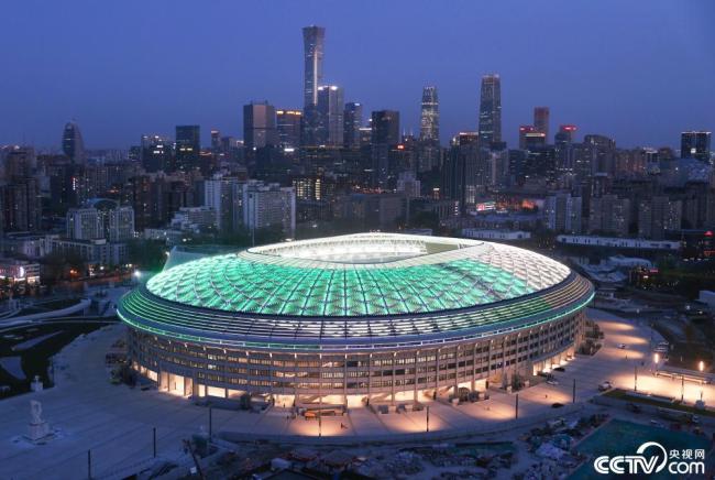 北京(jing)：“新工體”進行(háng)燈光測試