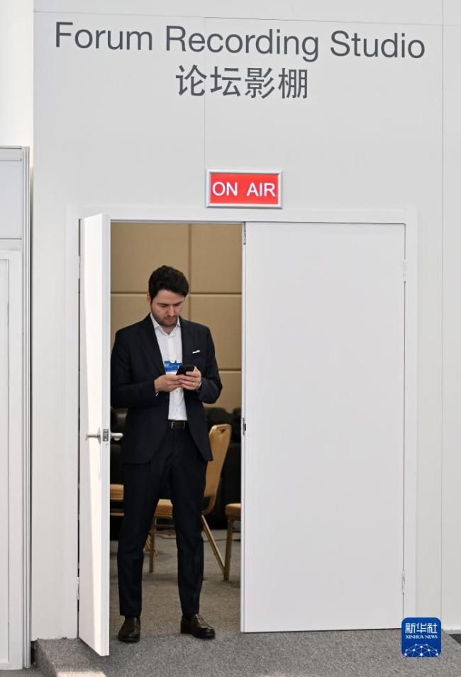 探訪2023夏季達(dá)沃斯論壇主新(xin)聞中心
