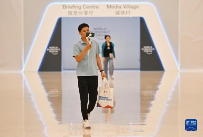 探訪2023夏季達(dá)沃斯論壇主新(xin)聞中心