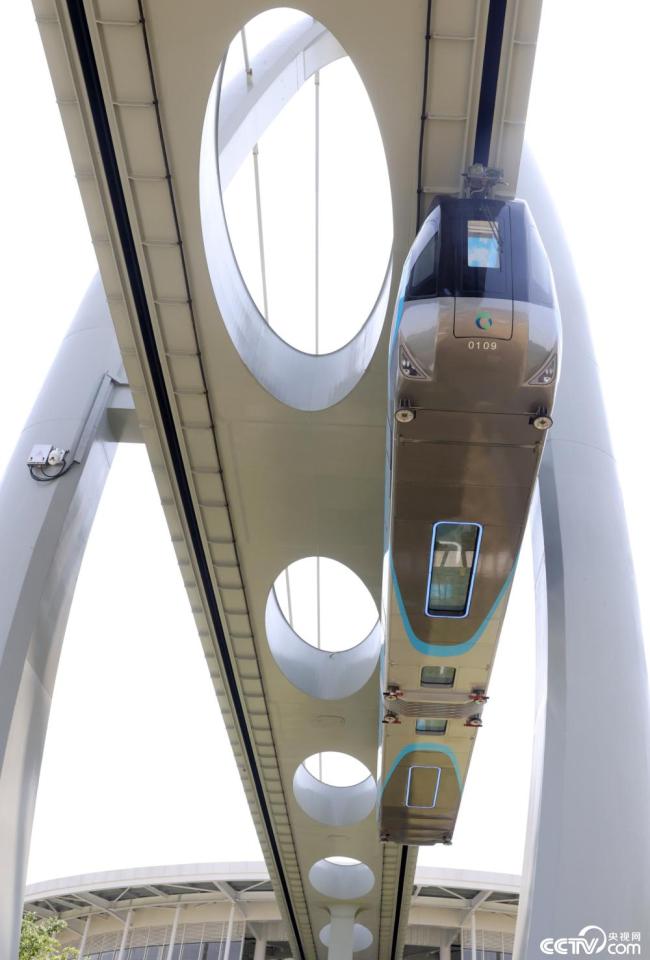 武漢(hàn)光谷空軌列車(che)試車