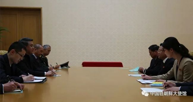 中國駐(zhu)朝鮮大使王亞(ya)軍向崔龍海委(wěi)員長遞交國書(shū)