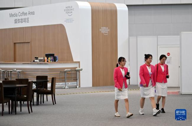 探訪2023夏季達沃(wò)斯論壇主新聞(wen)中心