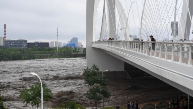 強降雨後!疾(ji)控提醒:做好家庭(ting)、外環境清潔消毒(dú)